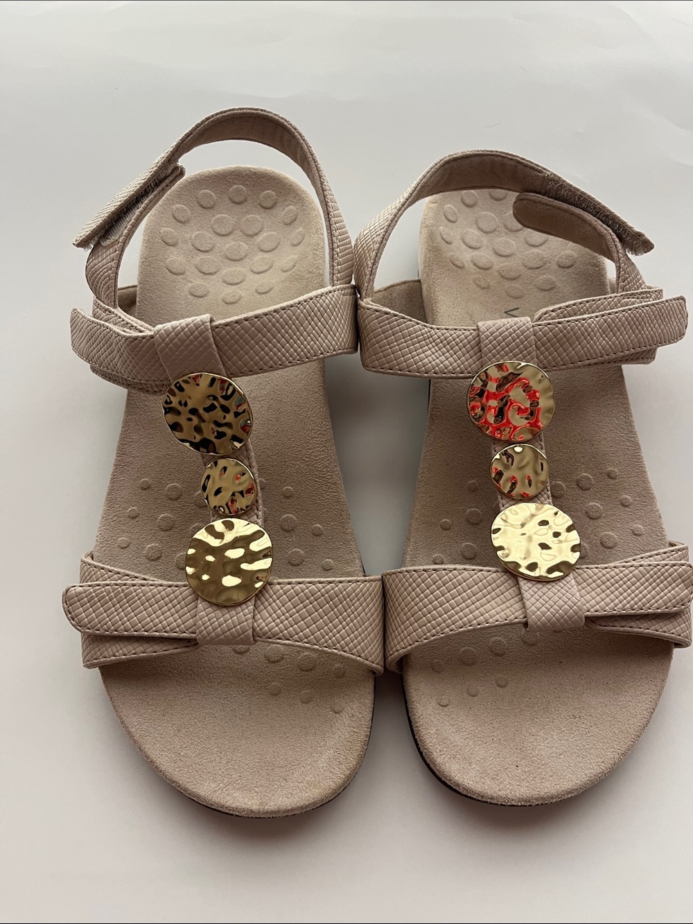 Vionic Farra Lizard T strap Sandals Size 7.5 Excellent condition